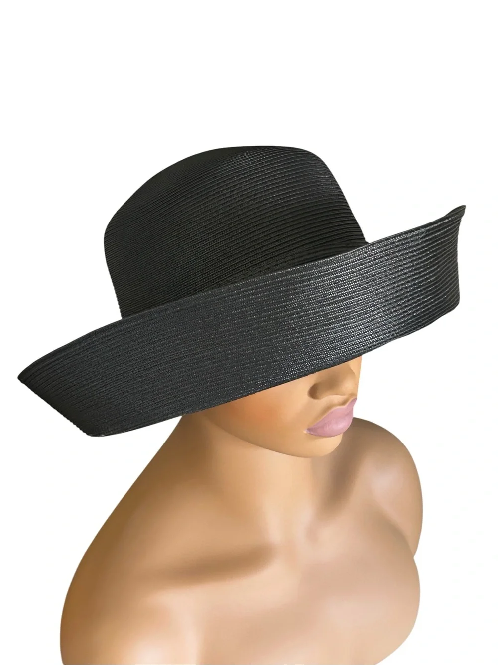 Classy Wide Brim Black Women's Straw Sun Hat with Skinny Band